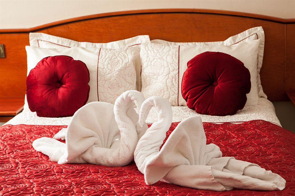 Mercure Burton Upon Trent, Newton Park Екстериор снимка
