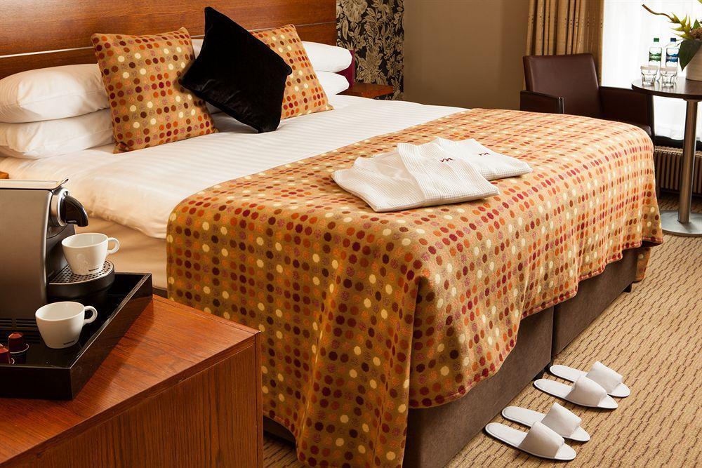 Mercure Burton Upon Trent, Newton Park Екстериор снимка