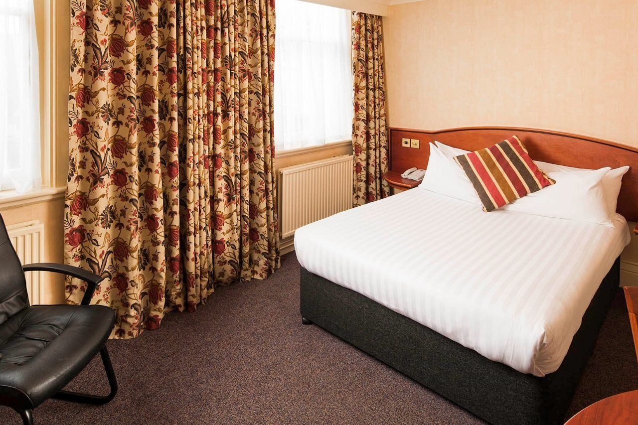 Mercure Burton Upon Trent, Newton Park Екстериор снимка