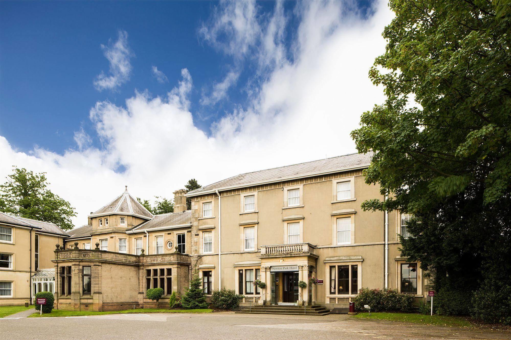 Mercure Burton Upon Trent, Newton Park Екстериор снимка